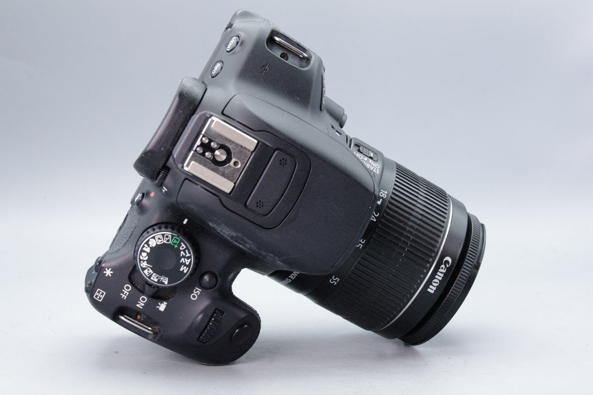 Canon EOS 650D DSLR Camera Kit + EF-S 18-55mm IS II Low S/C