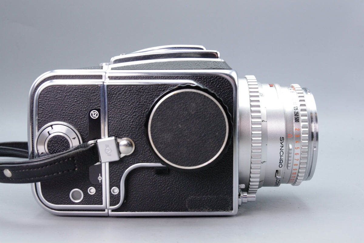 Hasselblad 500C Kit – Planar 80mm, WLF, A12 Back – Excellent