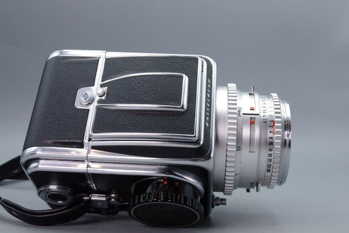 Hasselblad 500C Kit – Planar 80mm, WLF, A12 Back – Excellent