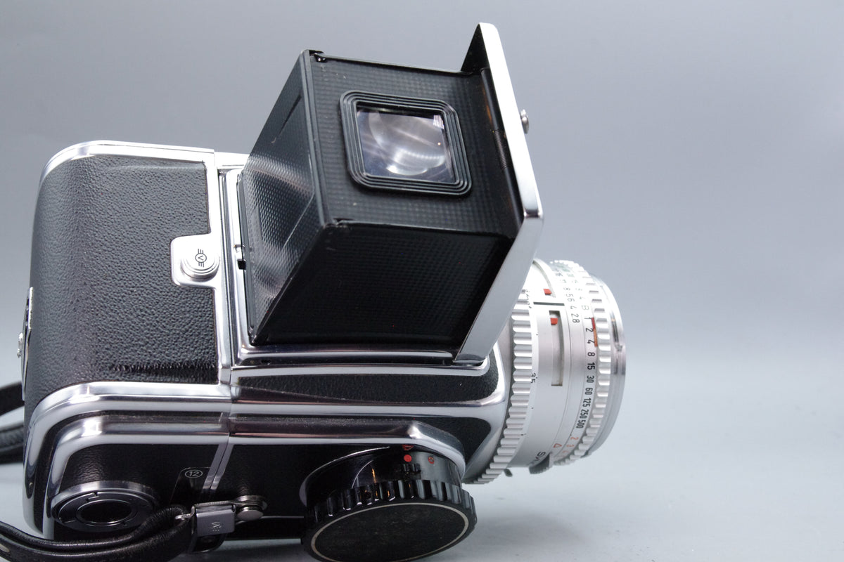 Hasselblad 500C Kit – Planar 80mm, WLF, A12 Back – Excellent