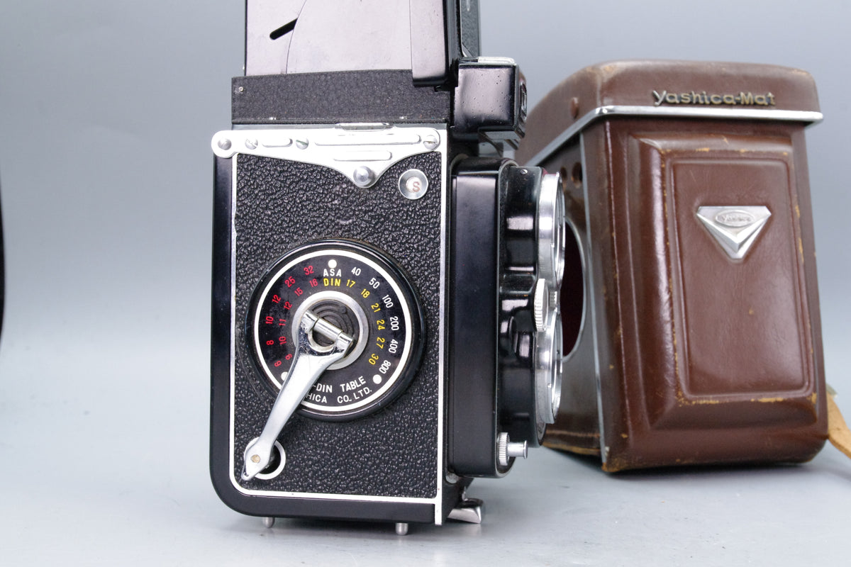 Yashica-Mat LM TLR Medium Format Film Camera with Case - EXC