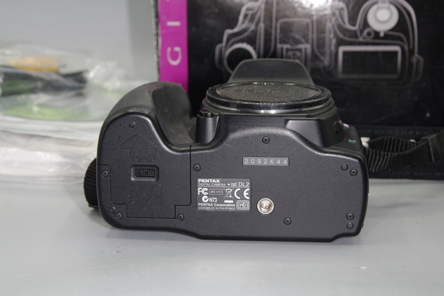 Pentax * ist Dl2 6.1MP DSLR Boxed - Low S/C 909 - Mint