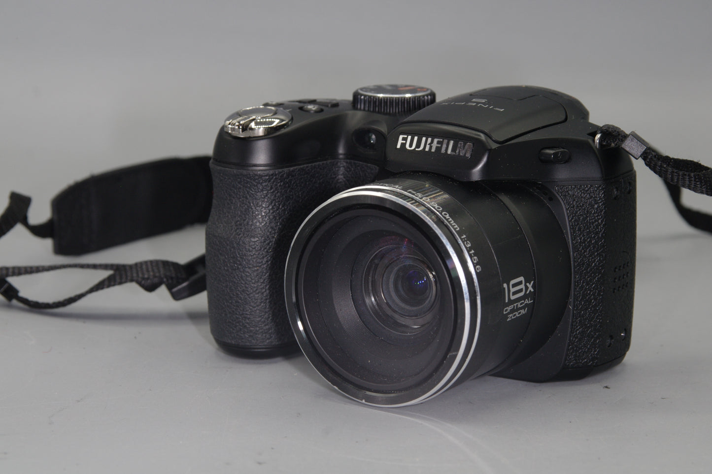 Fujifilm FinePix S Series S2980 14MP 18X Zoom Digital Camera (AA Batteries)