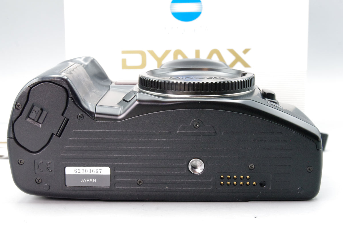 Minolta Dynax 700si 35mm SLR Film Camera Body Boxed
