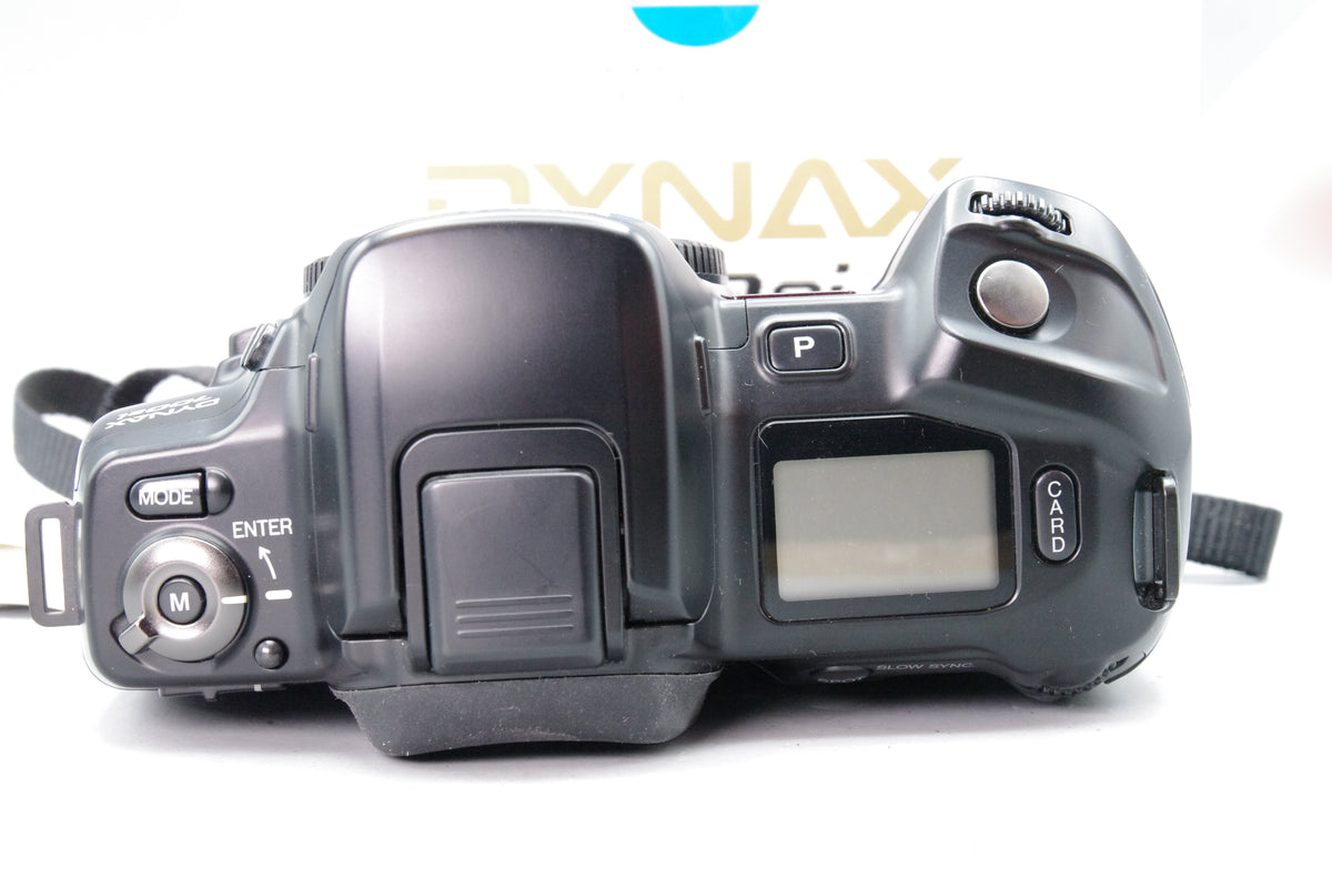 Minolta Dynax 700si 35mm SLR Film Camera Body Boxed