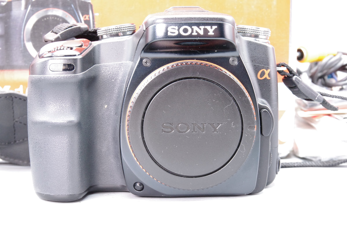 Sony Alpha DSLR-A100 10.2MP Digital SLR Camera Body Boxed Kit - Very Good