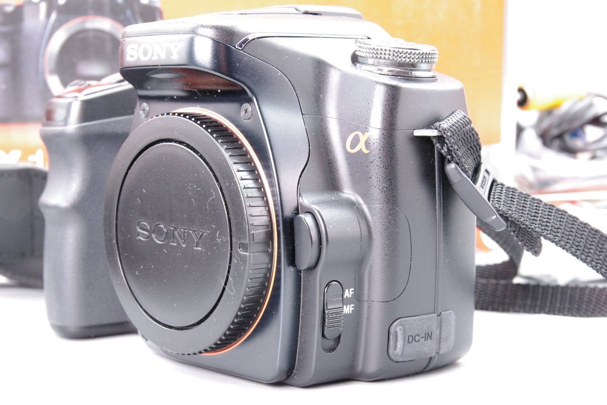Sony Alpha DSLR-A100 10.2MP Digital SLR Camera Body Boxed Kit - Very Good