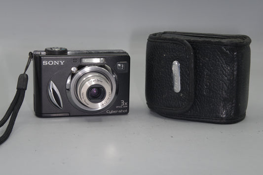 Sony DSC-W17 7.2MP Digital Compact Camera and Leather Case