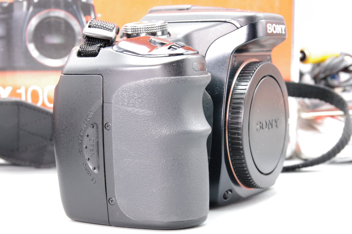 Sony Alpha DSLR-A100 10.2MP Digital SLR Camera Body Boxed Kit - Very Good