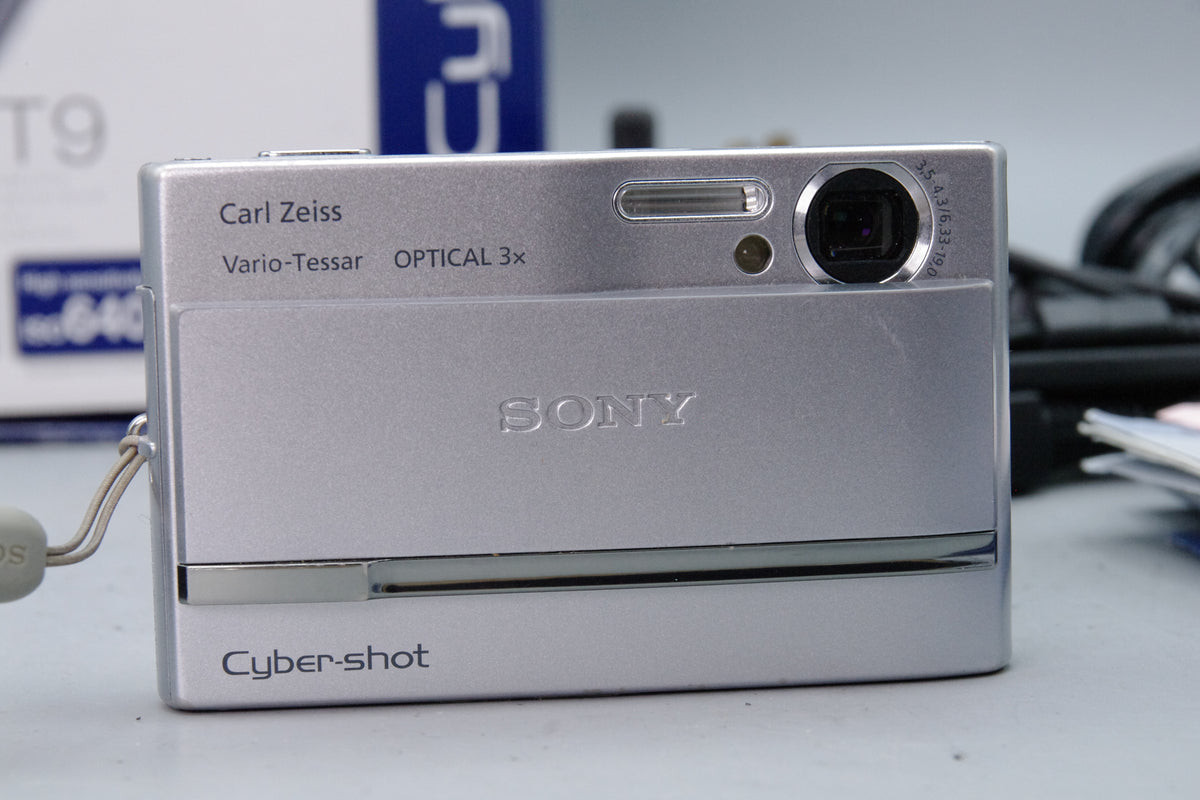 Sony Cyber-shot DSC-T9 6.0MP Digital Camera Boxed Kit  - Excellent