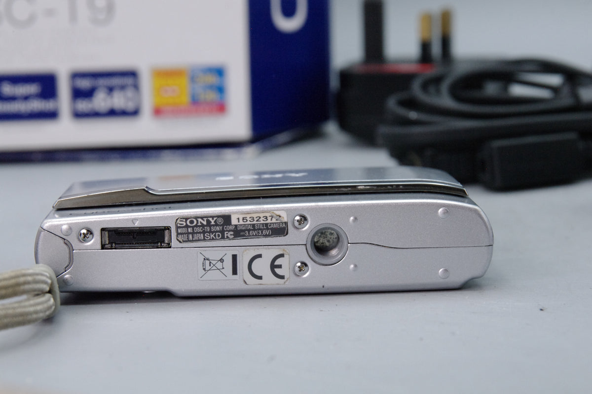 Sony Cyber-shot DSC-T9 6.0MP Digital Camera Boxed Kit  - Excellent