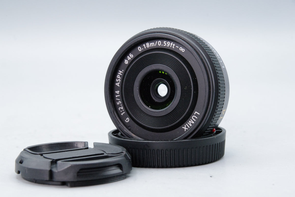Panasonic Lumix G Vario 14mm F/2.5 Lens – M4/3 Lens - Excellent