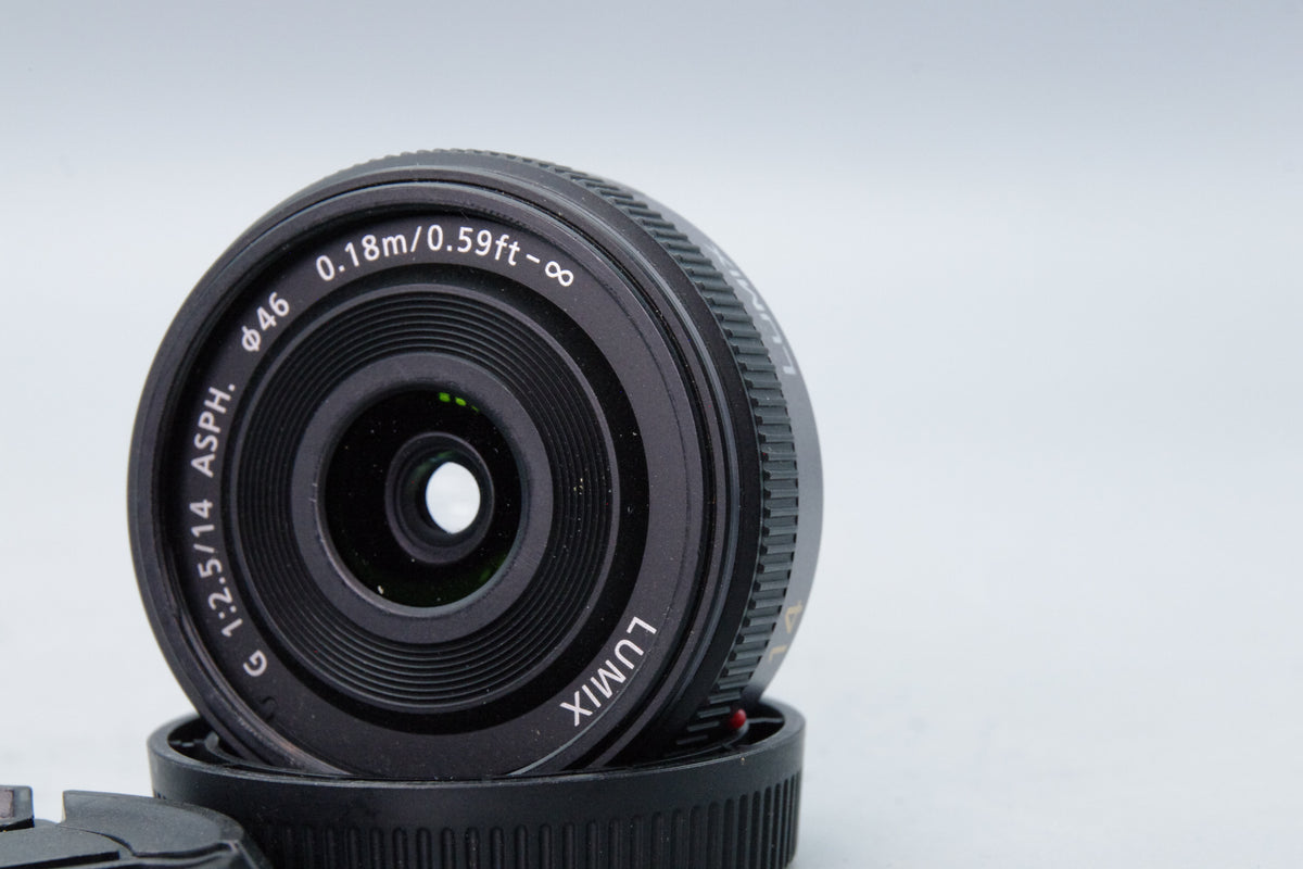 Panasonic Lumix G Vario 14mm F/2.5 Lens – M4/3 Lens - Excellent