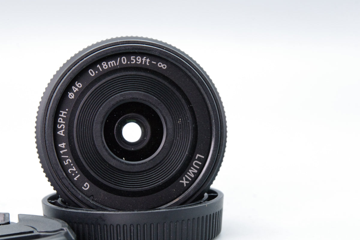 Panasonic Lumix G Vario 14mm F/2.5 Lens – M4/3 Lens - Excellent