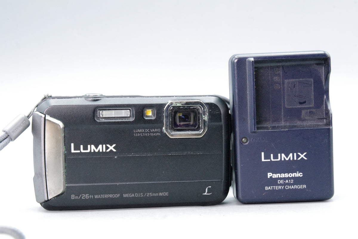 Panasonic Lumix DMC-FT30 16.1MP Waterproof Tough Digital Camera Kit