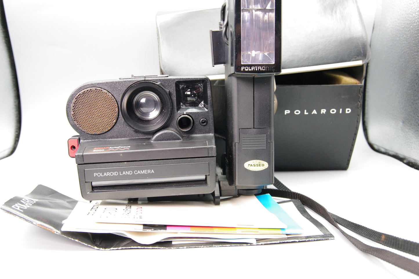 Polaroid Sonar Autofocus 5000 – With Flash, Case & Instructions
