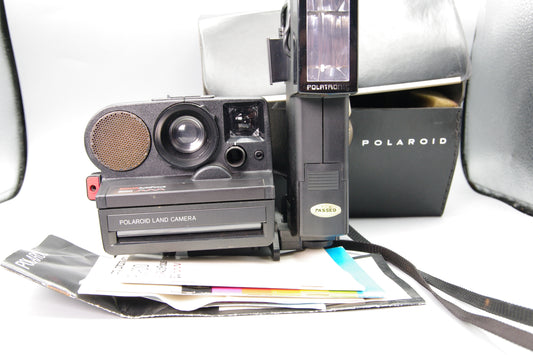 Polaroid Sonar Autofocus 5000 – With Flash, Case & Instructions – Untested