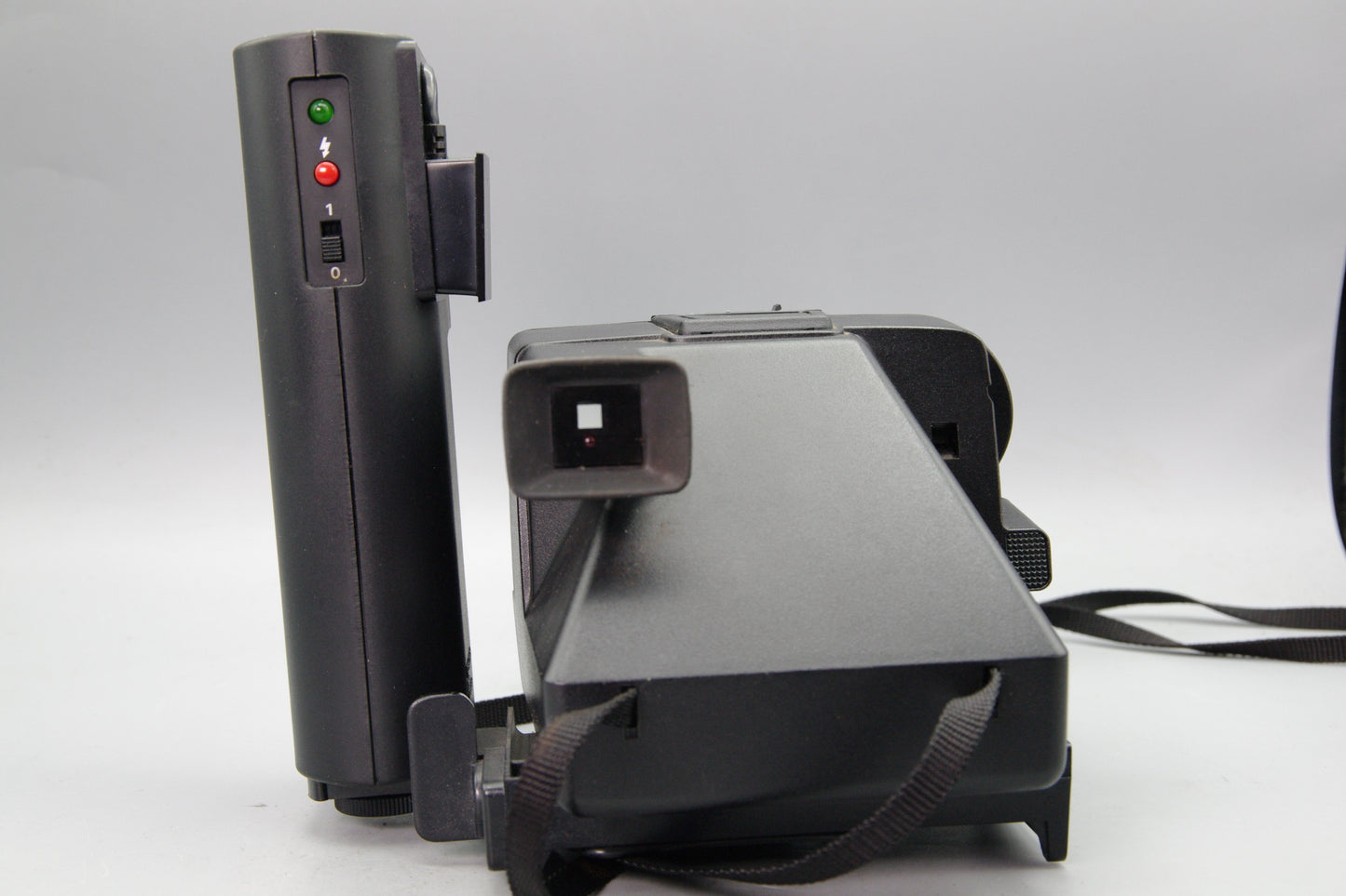 Polaroid Sonar Autofocus 5000 – With Flash, Case & Instructions