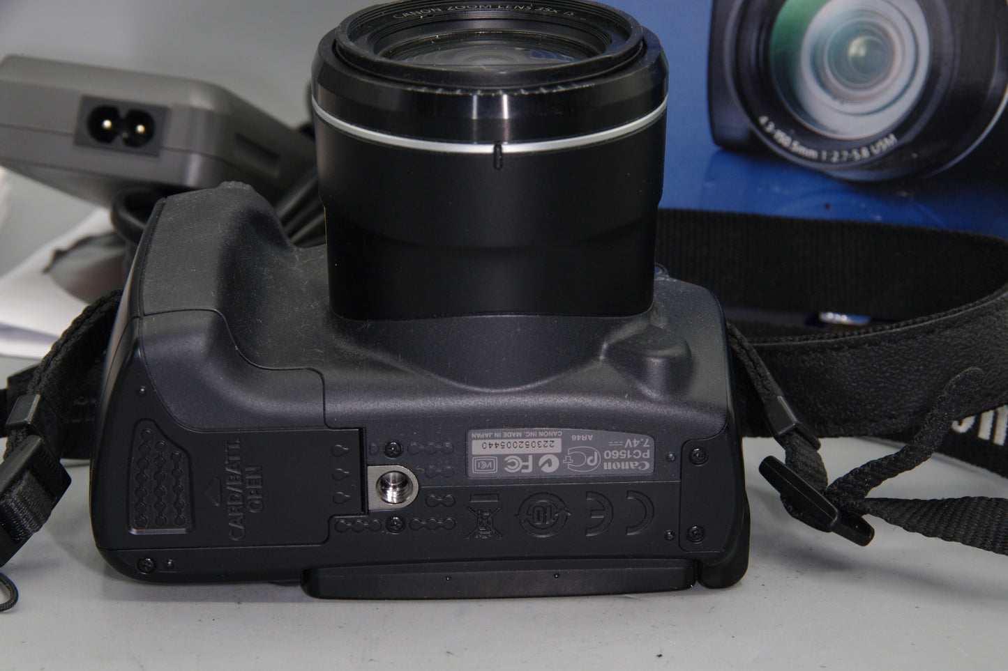 Canon PowerShot SX30IS 14.1MP 35X Opt Zoom Digital Camera  Boxed - EXC