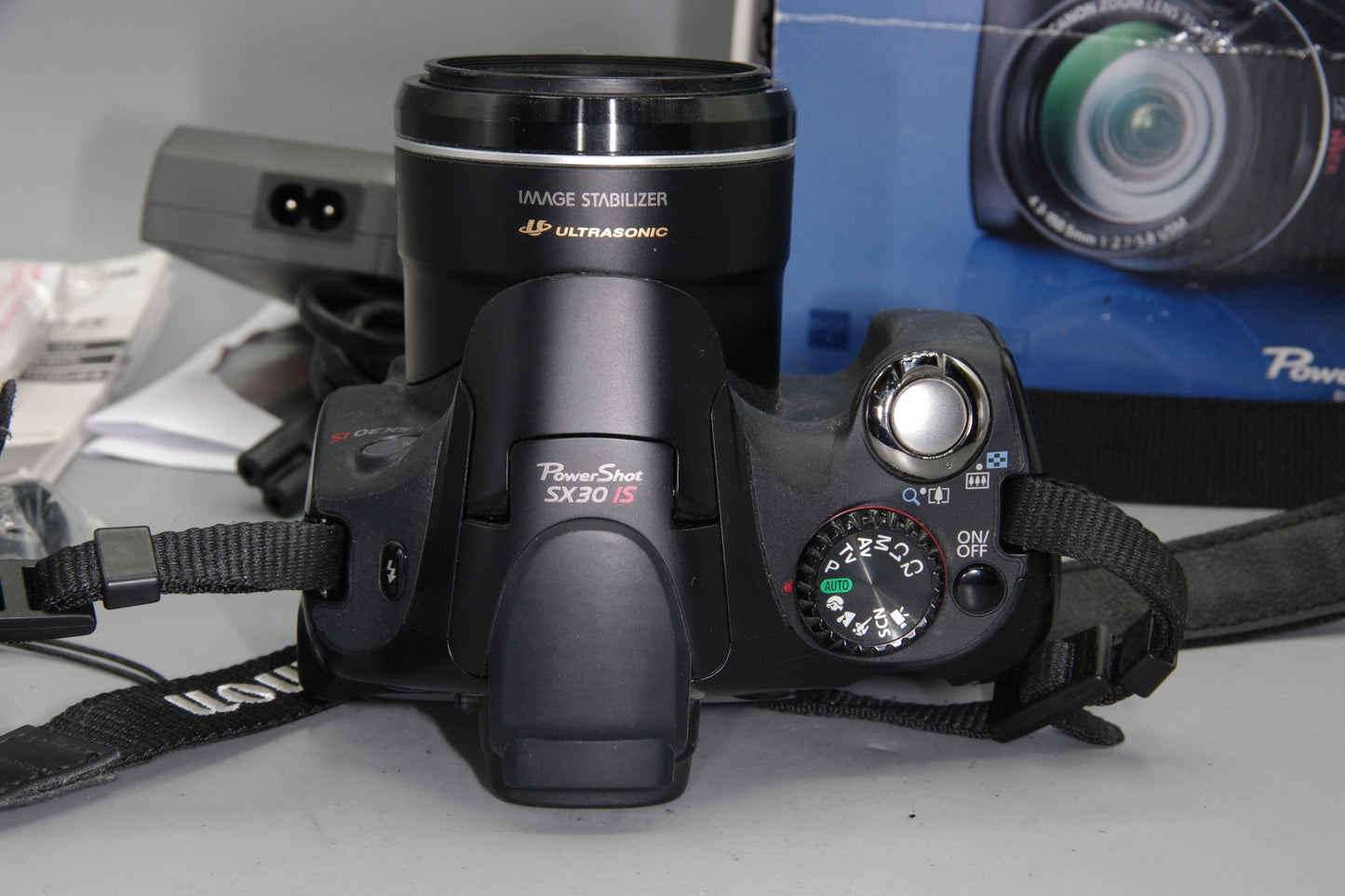 Canon PowerShot SX30IS 14.1MP 35X Opt Zoom Digital Camera  Boxed - EXC