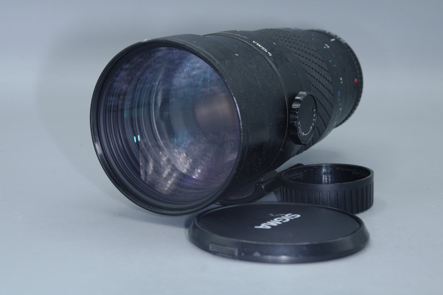 Sigma APO Macro 180mm F/2.8 Lens with Caps - MD Mount For Renovation