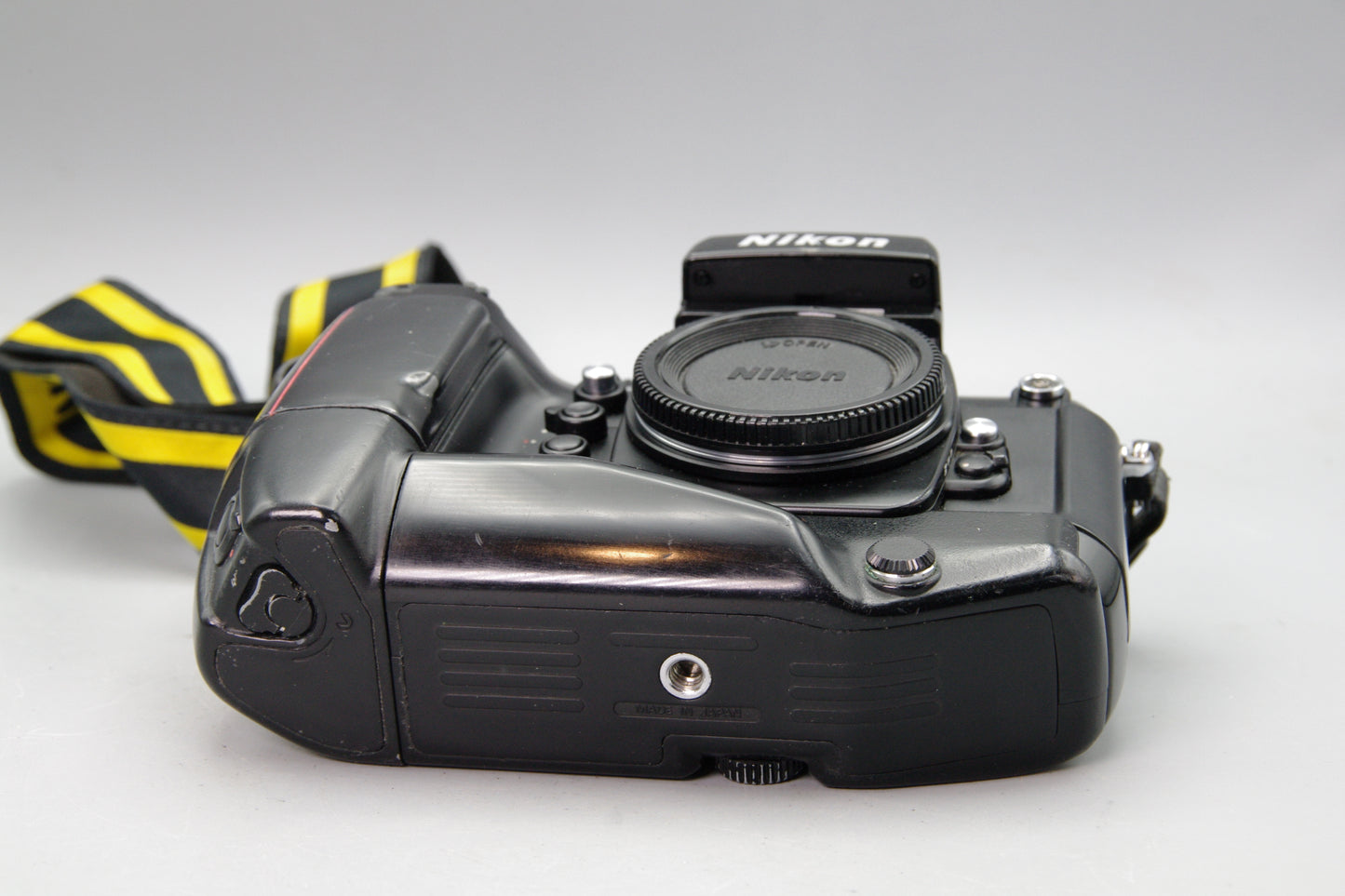 Nikon F4 35mm Professional SLR Camera + MB-21 – Autofocus – Film Tested – Japan