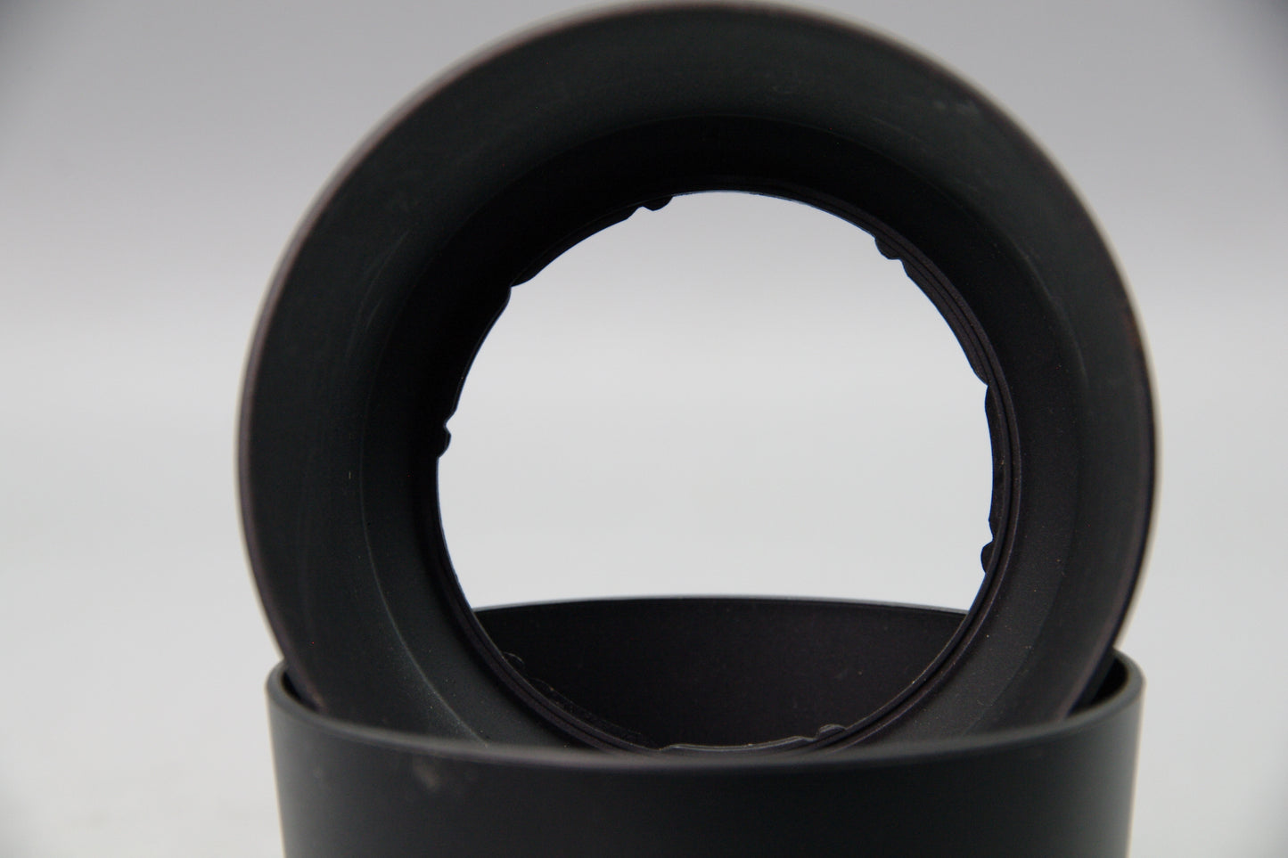 Sony SH0007 Lens Hood – For Select Sony Lenses – VGC