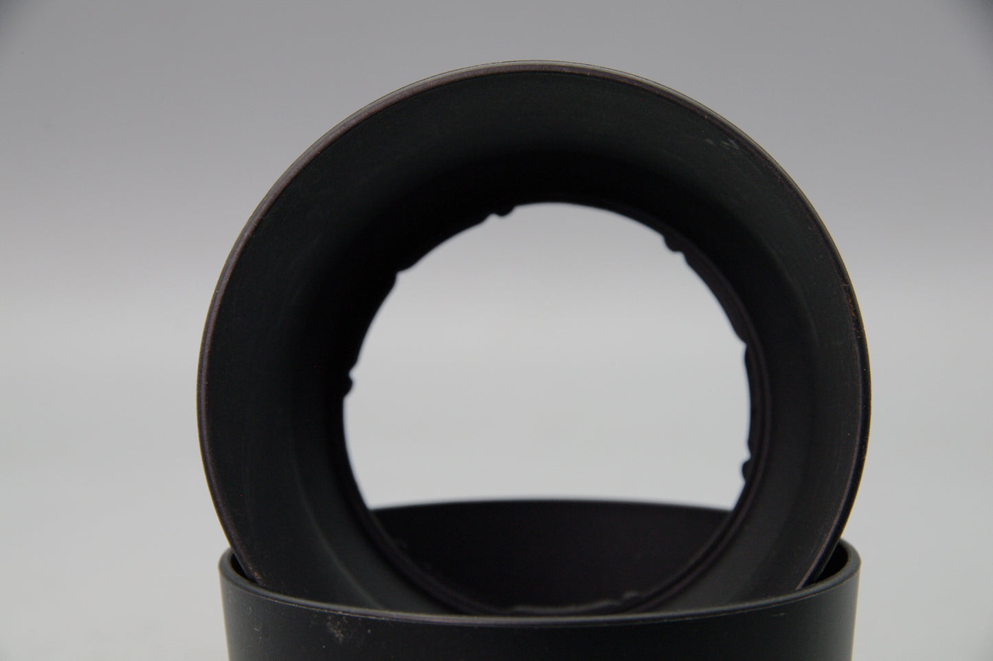 Sony SH0007 Lens Hood – For Select Sony Lenses – VGC