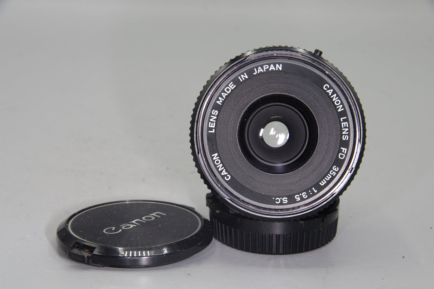 Canon FD 35mm f/3.5 S.C. Wide-Angle Lens – Excellent Condition with Caps