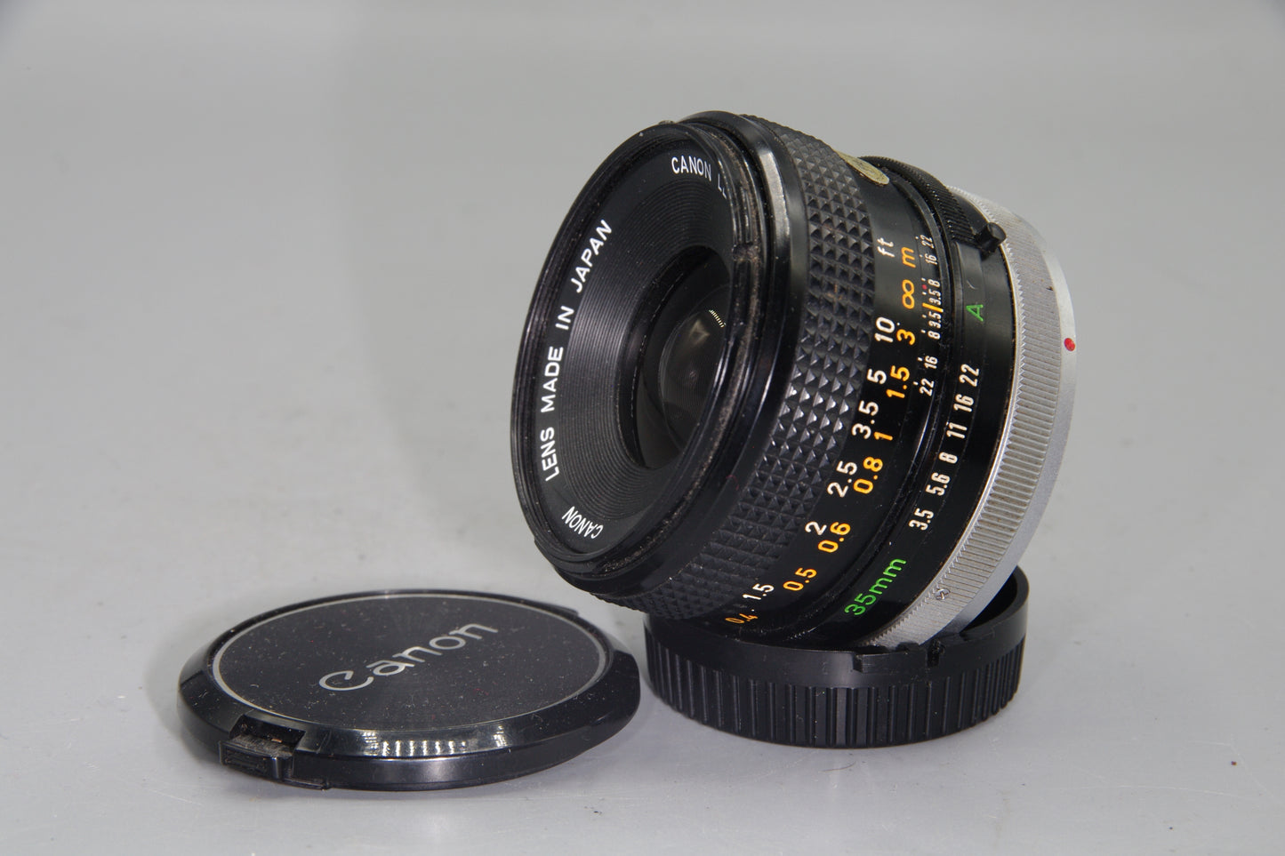 Canon FD 35mm f/3.5 S.C. Wide-Angle Lens – Excellent Condition with Caps