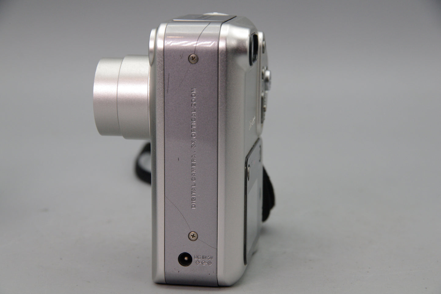 Fujifilm FinePix F601 Zoom 3.1MP Digital Camera with Case Tested&Working