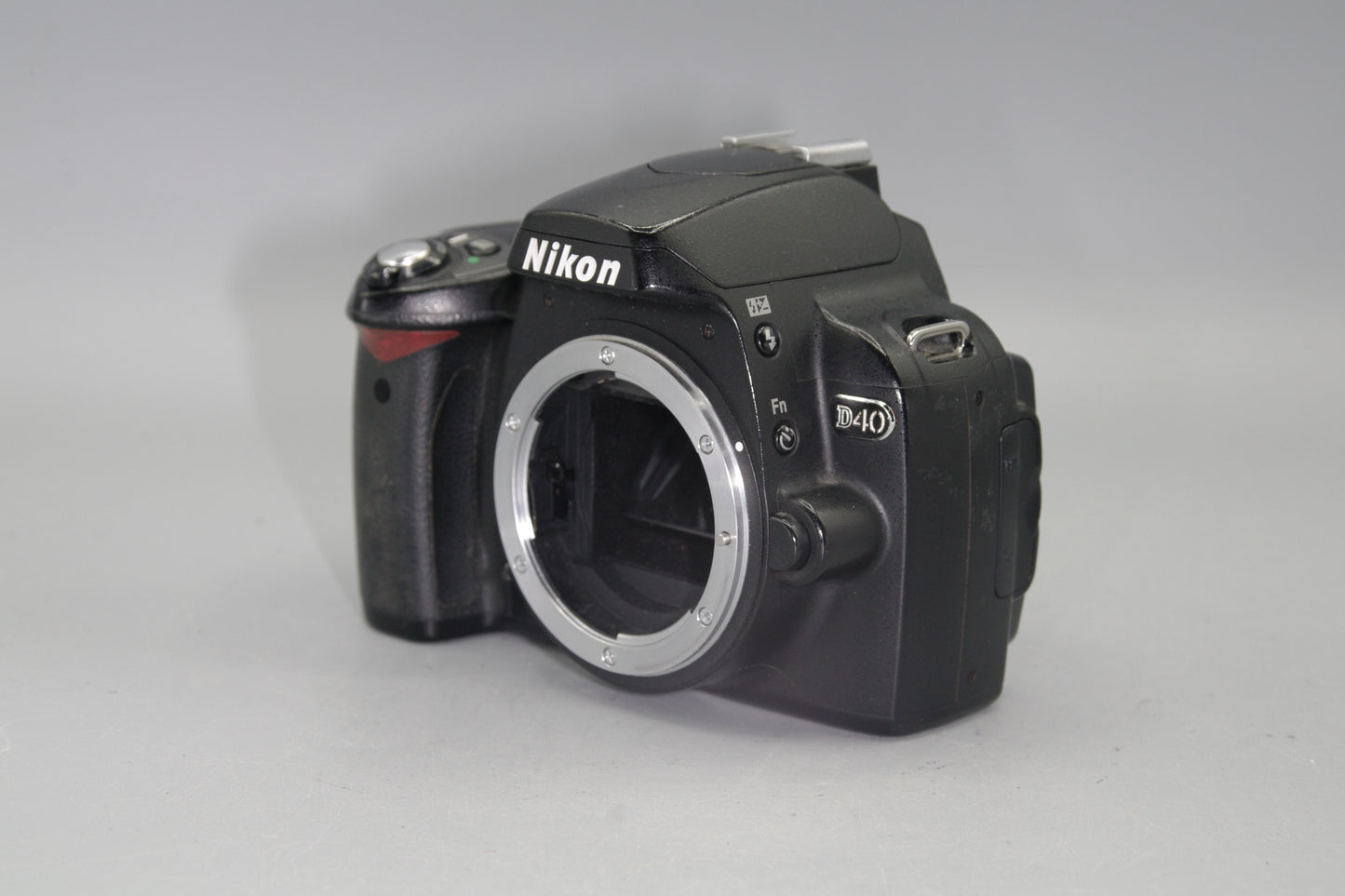 Nikon D40 6.1MP DSLR  Low S/C 21583 - Exposure Issue