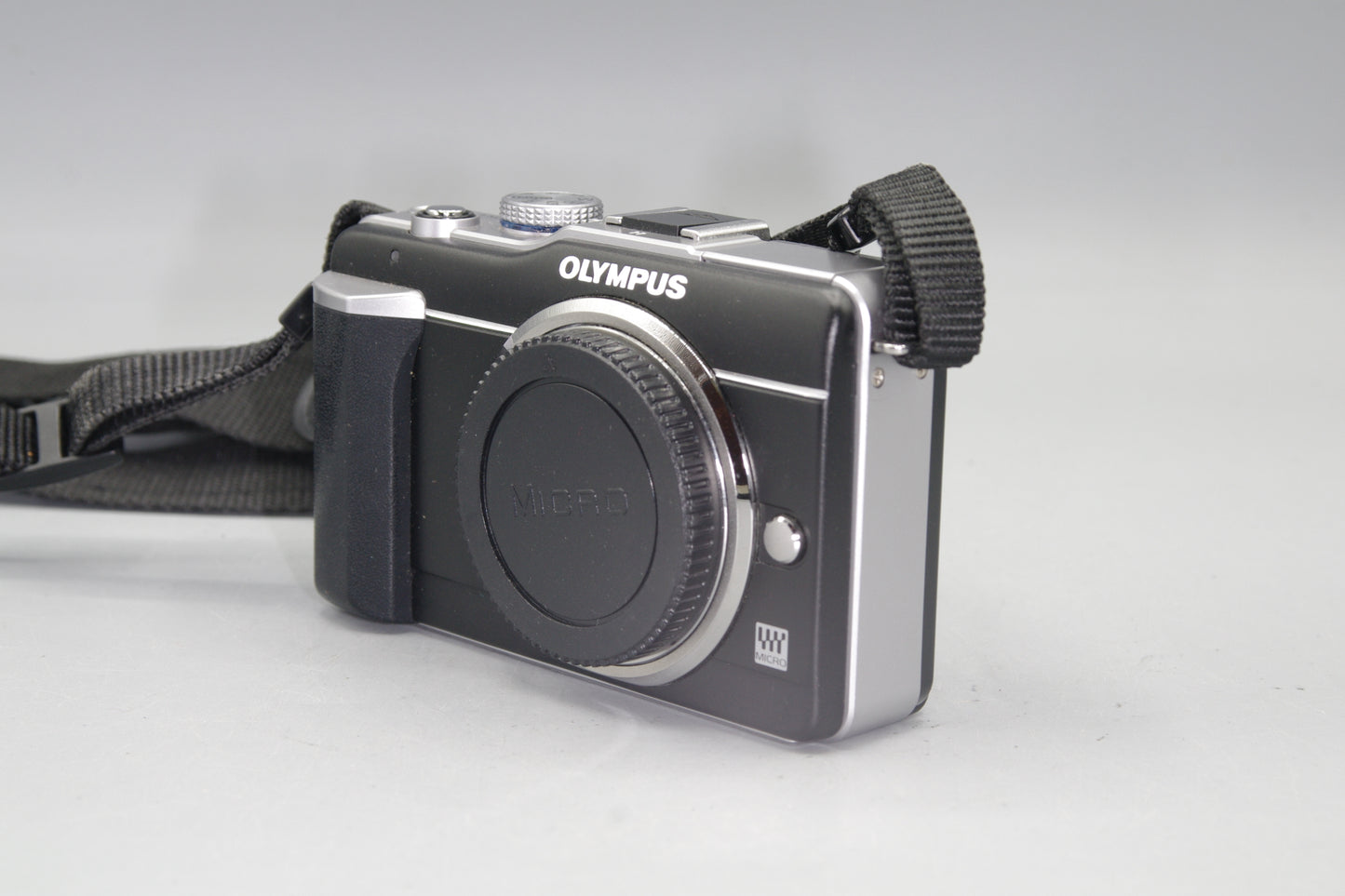 Olympus Pen E-PL1 12.3MP M4/3 Digital Camera Body