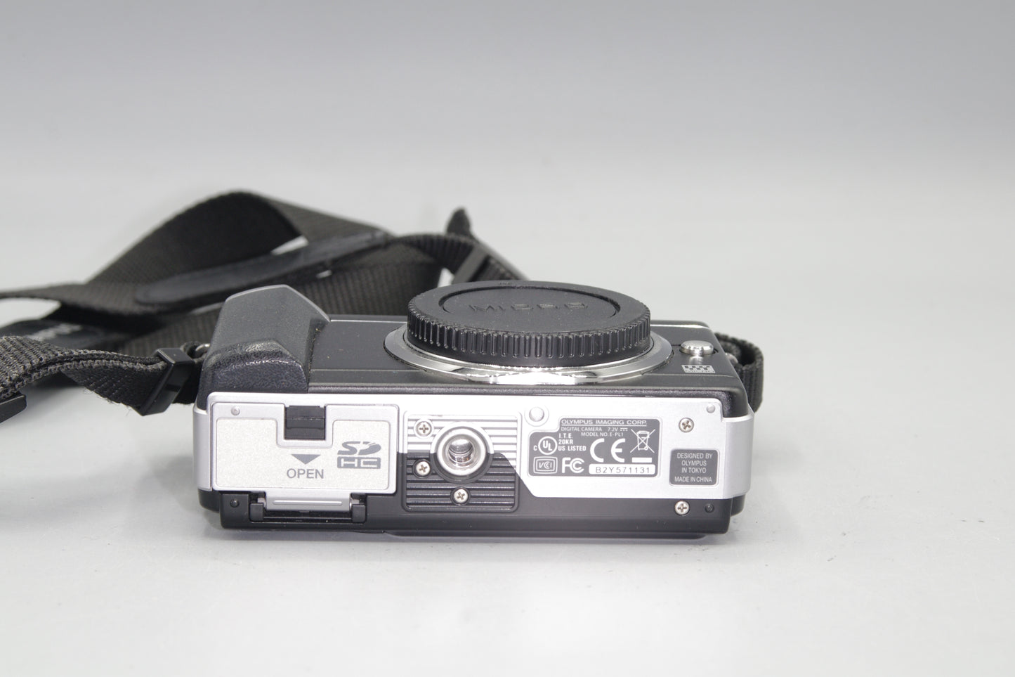 Olympus Pen E-PL1 12.3MP M4/3 Digital Camera Body