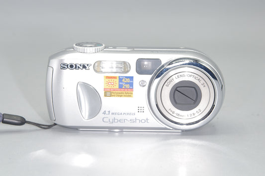 Sony DSC-P73 4.1MP Digital Compact Camera - Takes AA Batteries (Copy)