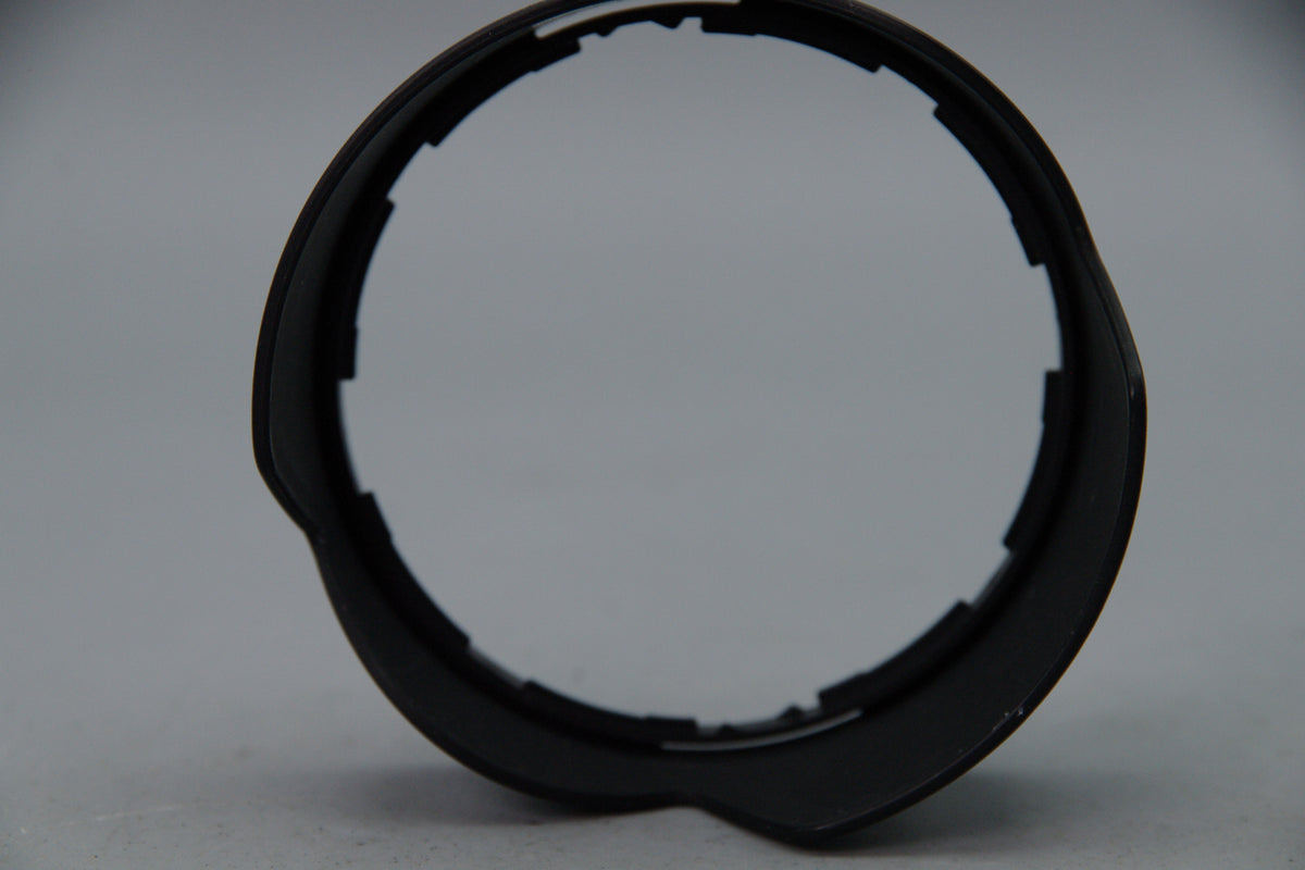 Genuine Nikon HB‑32 Lens Hood for AF‑S DX 18–70mm 18–105mm 18–135mm – VGC
