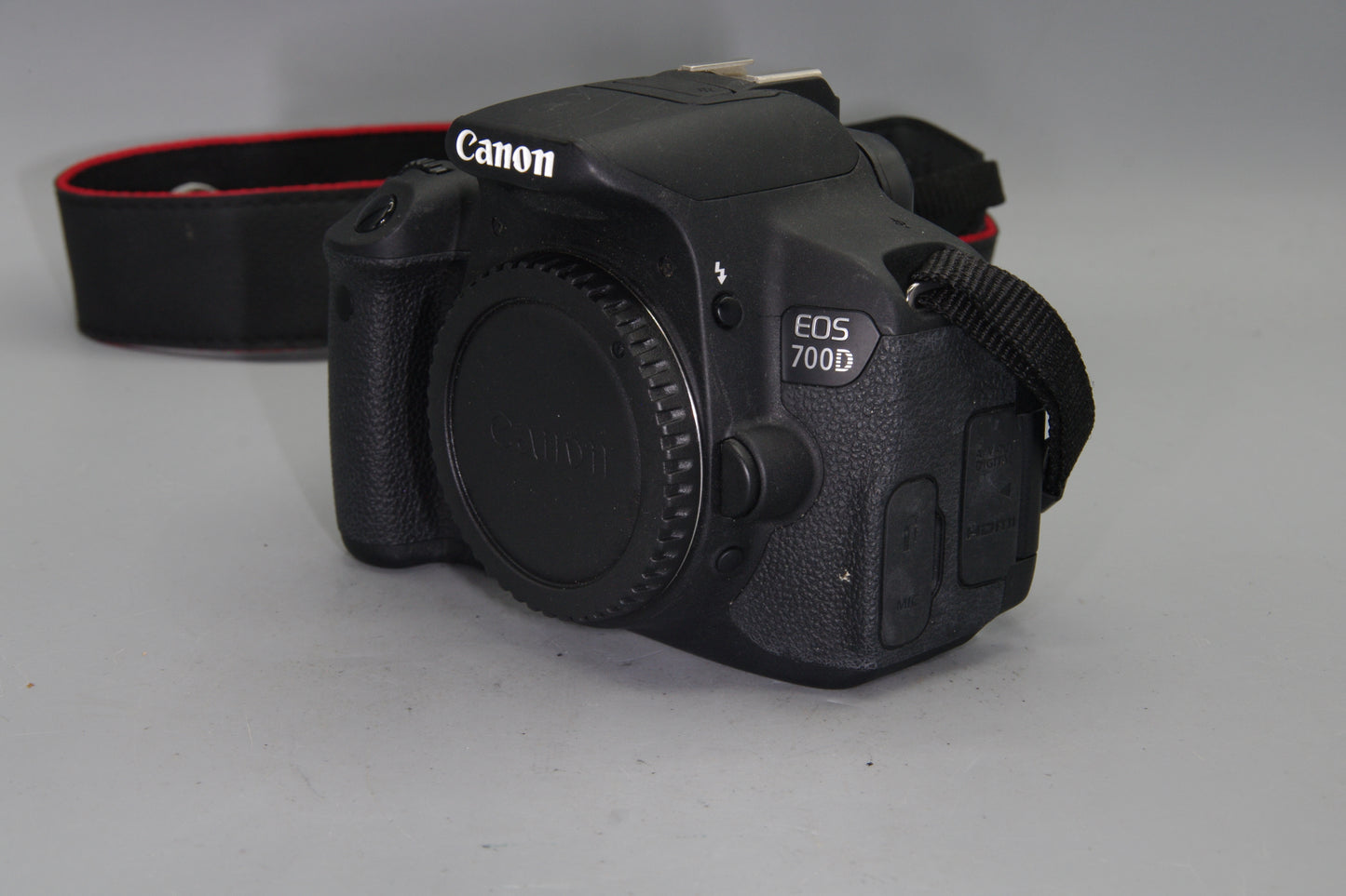 Canon EOS 700D 18MP DSLR Camera Body – S/C 1210 – Excellent Condition