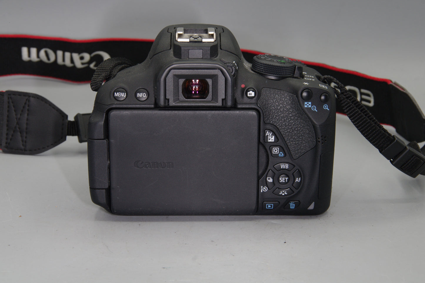 Canon EOS 700D 18MP DSLR Camera Body – S/C 1210 – Excellent Condition