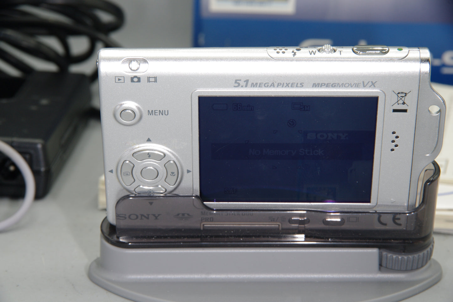 Boxed Sony Cyber-shot DSC-T7 Digital Camera – Ultra Slim – Excellent Condition