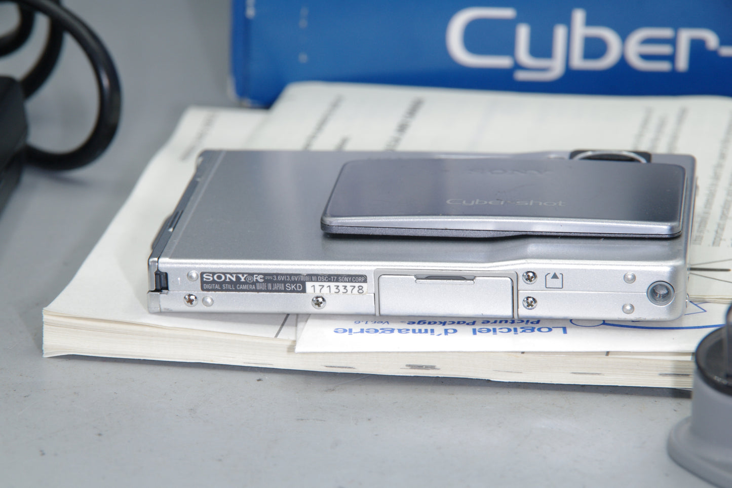 Boxed Sony Cyber-shot DSC-T7 Digital Camera – Ultra Slim – Excellent Condition