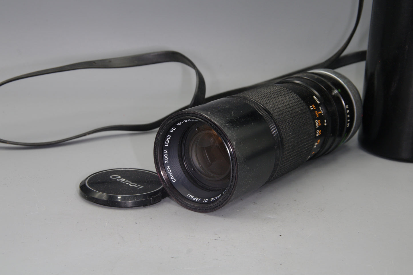 Canon FD 100–200mm f/5.6 S.C. Lens – Excellent Condition