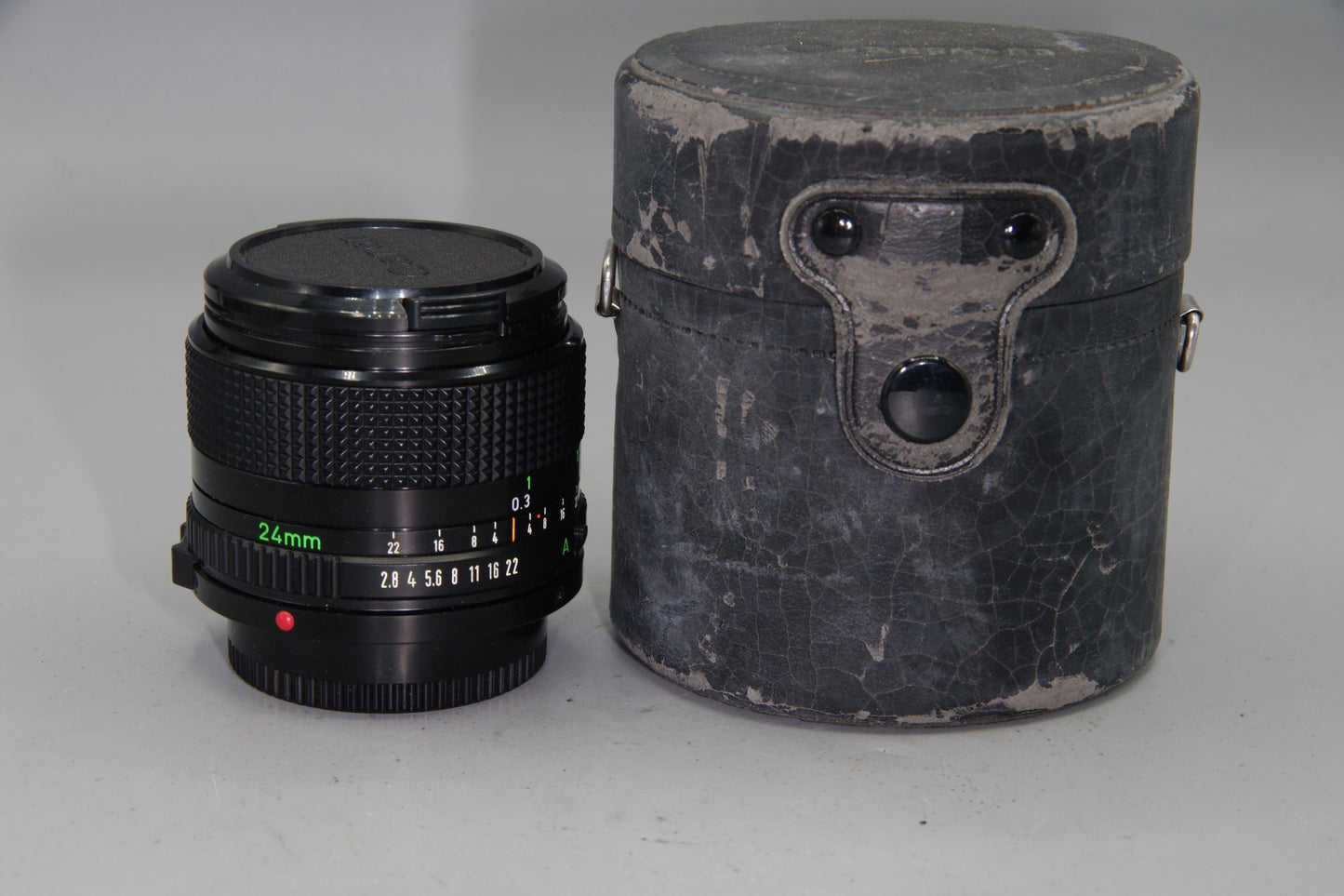 Canon FD 24mm f/2.8 Wide-Angle Lens – Excellent Condition with Caps