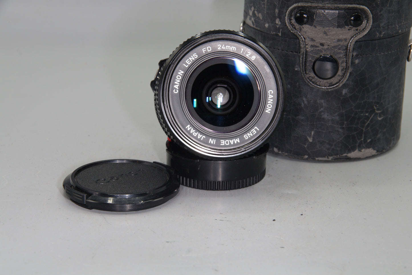 Canon FD 24mm f/2.8 Wide-Angle Lens – Excellent Condition with Caps