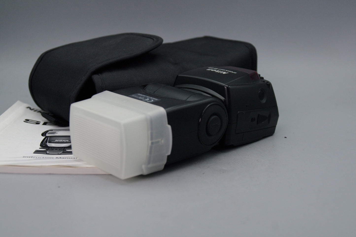 Nikon Speedlight SB-800 Flash Unit  Very Good with Case and Instructions