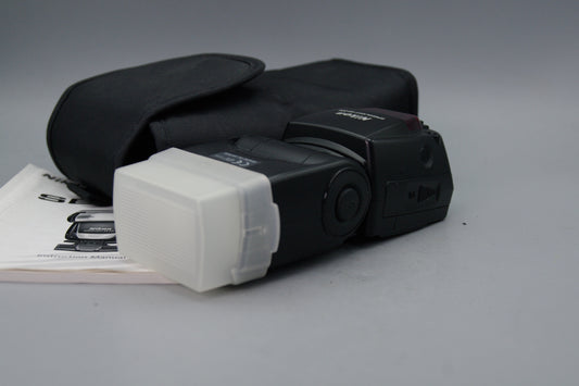 Nikon Speedlight SB-800 Flash Unit  Very Good with Case and Instructions