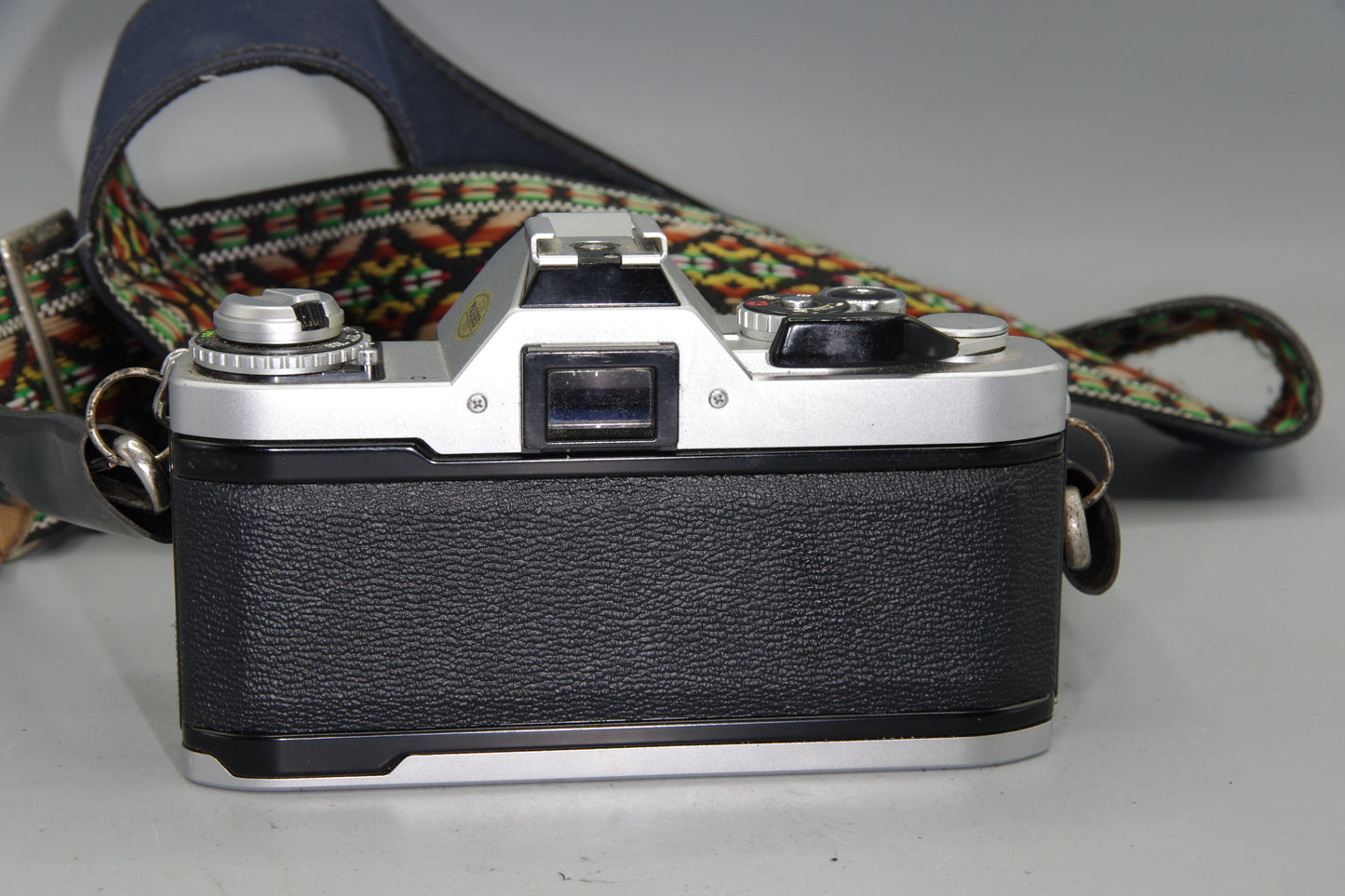 Canon AV-1 + FD 50mm f/1.8 Lens – Excellent Tested 35mm Film SLR + New Batteries