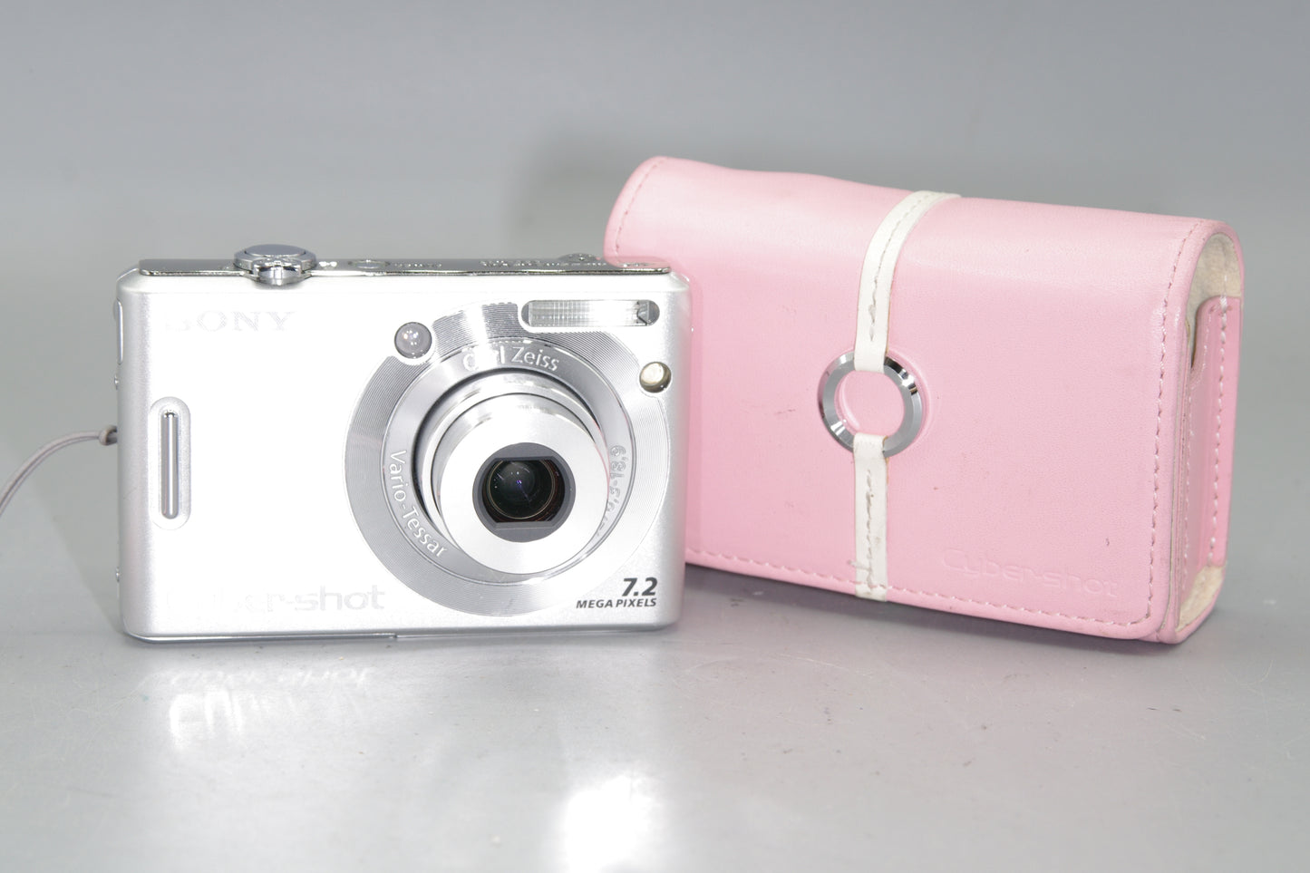 Sony Cybershot DSC-W35 7.2MP Compact Camera and Pink Case