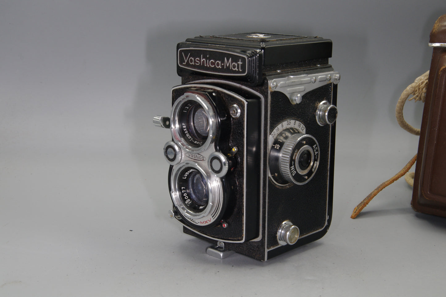 Yashica-Mat TLR Camera + 80mm f/3.5 Lens & Case – Tested 120 Film Classic