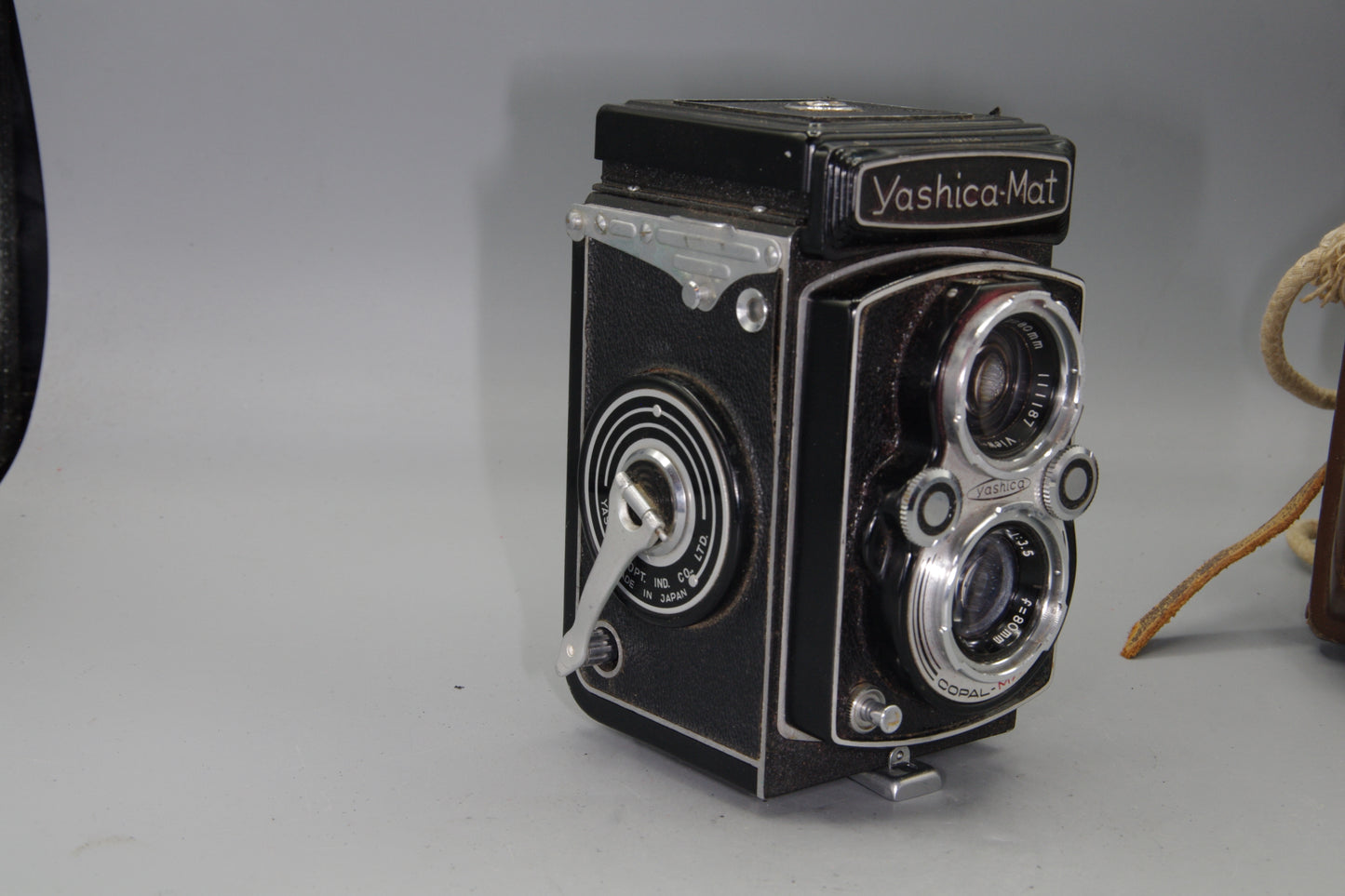 Yashica-Mat TLR Camera + 80mm f/3.5 Lens & Case – Tested 120 Film Classic