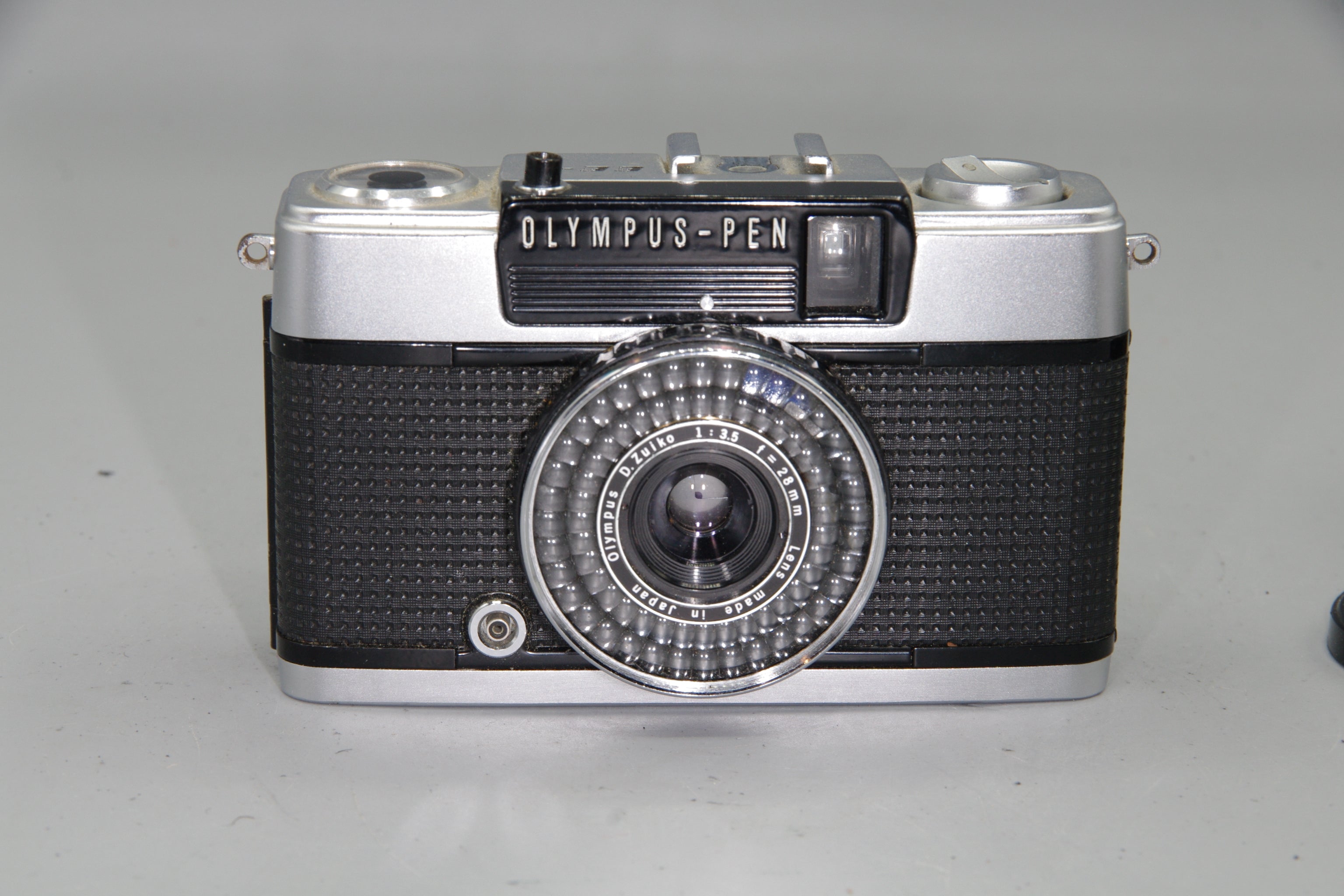 Olympus PEN EE-3 Half-Frame 35mm Film Camera – Red Flag Working